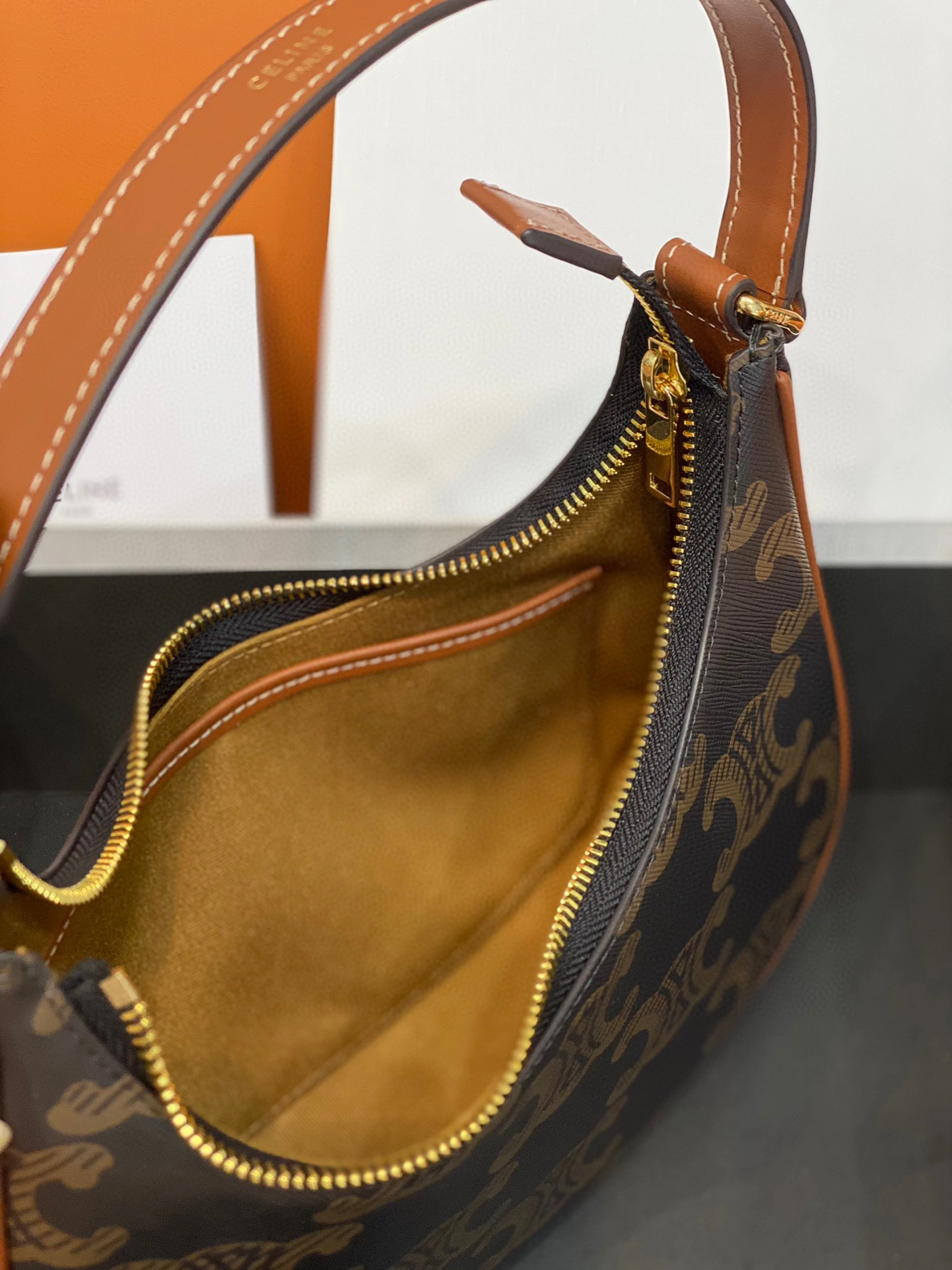 MOMO- high quality version 193952EIC.04LU AVA XL cowhide item：C-B050A0930C